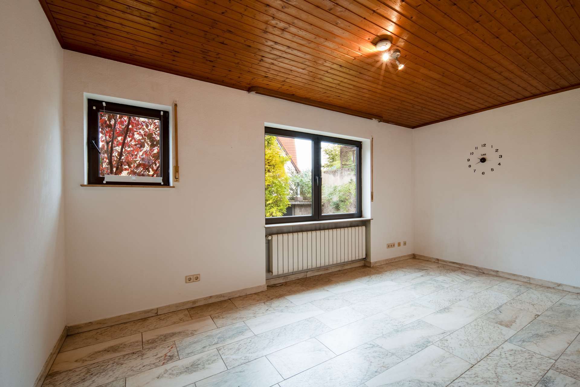 Immobilie in Saulheim - Seltene Gelegenheit!  2-3 Familienhaus mit großem Grundstück und idyllischem Garten - Bild 2