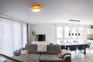 3,5 Zimmerwohnung mit Blick in die Weinberge - stadtnah und doch im Grünen - – Die vollständige Adresse der Immobilie erhältst du vom Anbieter., 70329 Obertürkheim (Ortsteil), Stuttgart – Vorschaubild 11