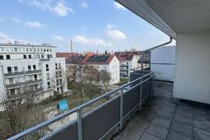 Penthouse-Wohnung mit großem Balkon in der Augsburger Innenstadt – Gärtnerstraße 31c, 86161 Wolfram-und Herrenbachviertel, Augsburg – Vorschaubild 3