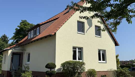 Bild von Bothfeld: Herrliches Ein- bis Zweifamilienhaus mit viel Platz, Garten & Doppelgarage in bester Lage!