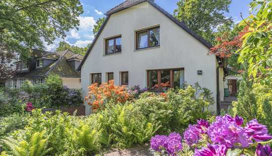 Bild von Gepflegtes Zweifamilienhaus mit Garten
in ruhiger Wohnstraße