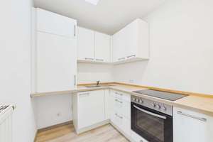 IMMO KUBE! Lichtdurchflutete 2 Zimmerwohnung in Fürth mit Lichtkuppeln, Keller und Tiefgarage – Die vollständige Adresse der Immobilie erhältst du vom Anbieter., 90762 Altstadt, Innenstadt, Fürth – Vorschaubild 6