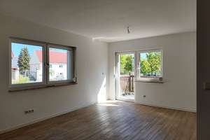 STADTRAND-  WOHNUNG MIT HAUSCHARAKTER UND DOPPELGARAGE – Die vollständige Adresse der Immobilie erhältst du vom Anbieter., 99098 Büßleben, Erfurt – Vorschaubild 2