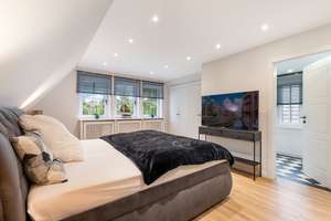 Wohnkomfort im neuen Glanz: Kernsaniertes Refugium voller Wärme, Gemütlichkeit und Terrassenglück – Die vollständige Adresse der Immobilie erhältst du vom Anbieter., 22457 Schnelsen, Hamburg – Vorschaubild 10