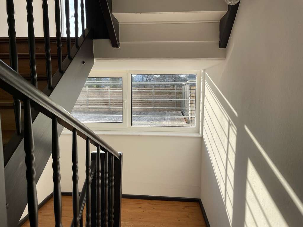 Immobilie in Rot am See - Rot am See:  Stilvoll saniertes Einfamilienhaus mit 2. Einheit-großzügigen Flächen und vielseitigen  - Bild 4