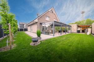 Zeitlose Eleganz und Wohnkomfort in Neuengroden – Die vollständige Adresse der Immobilie erhältst du vom Anbieter., 26386 Neuengroden, Wilhelmshaven – Vorschaubild 3