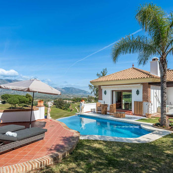Zeitgenössische Villa mit 4 Schlafzimmern und Panoramablick auf den Golfplatz im La Cala Golf Resort