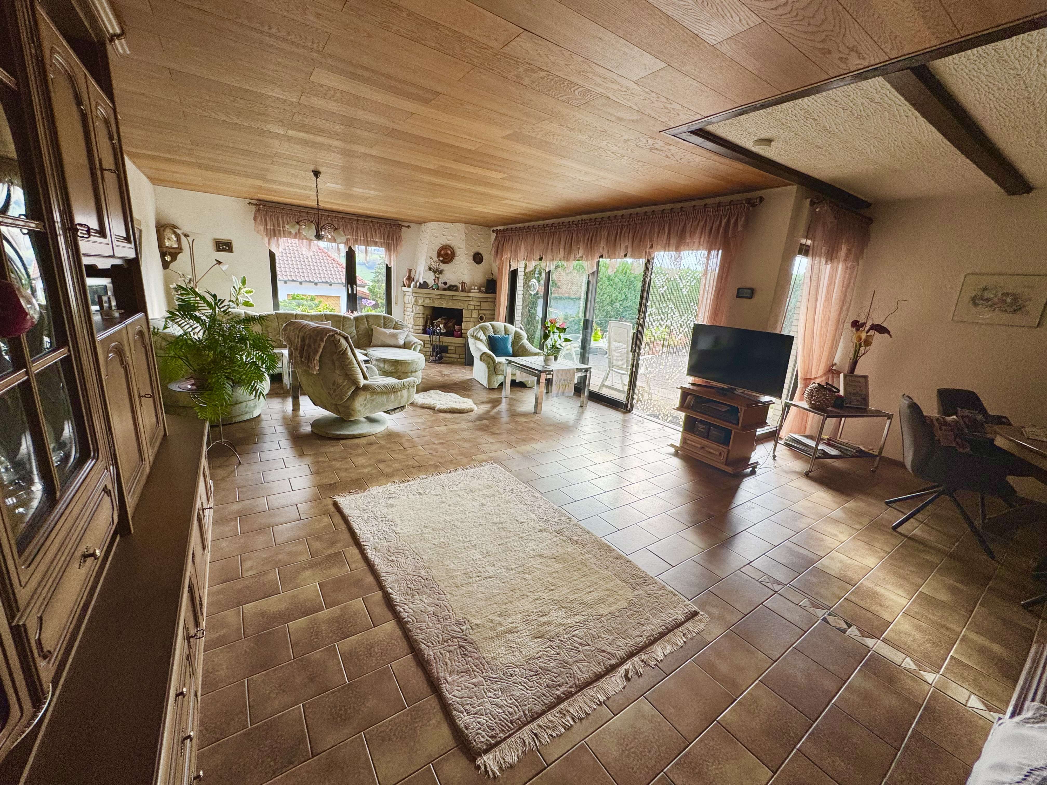 Immobilie in Bad Sobernheim - 🏡 Familienfreundliches, freistehendes EFH mit Einliegerwohnung, großem Garten & Preisvorteil - Bild 1