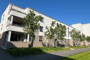 2 Bäder, 2 Balkone, Lift & TG: 4-Zi.-Familienwohnung in Striesen