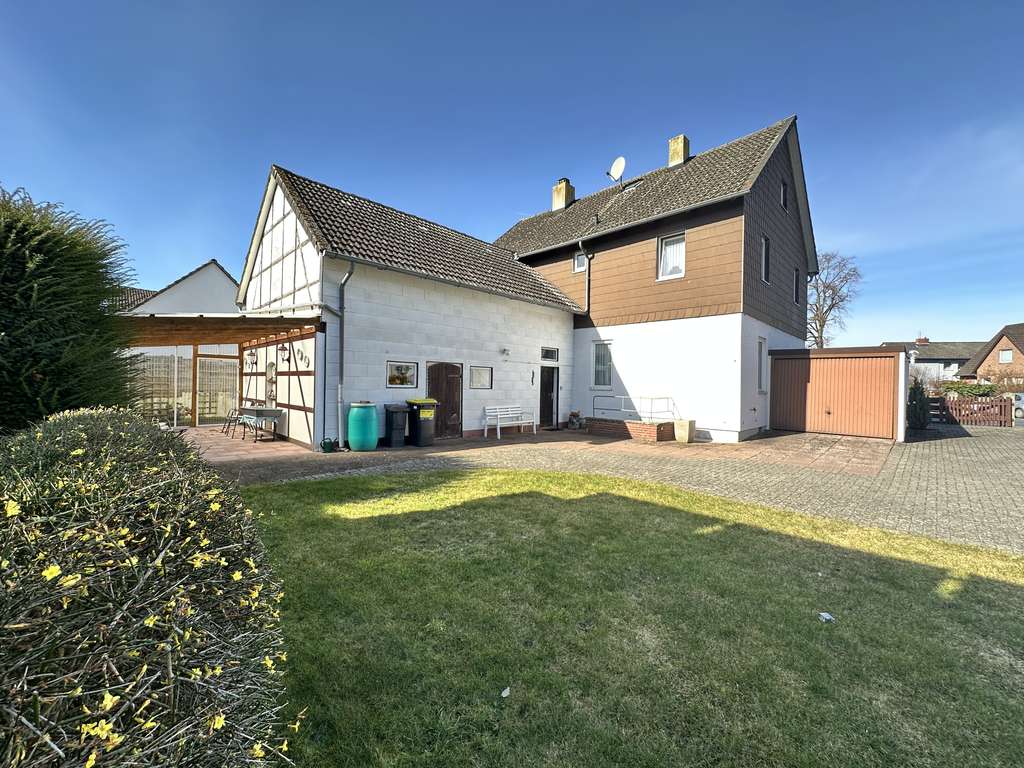 Immobilie in Braunschweig - Großzügiges freistehendes Haus mit Garage und Ausbaupotenzial - Bild 2