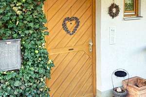 Doppelhaushälfte mit traumhaftem Garten in Gilching zu vermieten – Die vollständige Adresse der Immobilie erhältst du vom Anbieter., 82205 Gilching – Vorschaubild 2