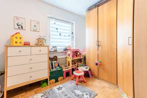 VIELSEITIGES FAMILIENDOMIZIL – Stilvolles Haus mit Pool, Garten, Garage und Ausblick in Remshalden – Die vollständige Adresse der Immobilie erhältst du vom Anbieter., 73630 Remshalden – Vorschaubild 15