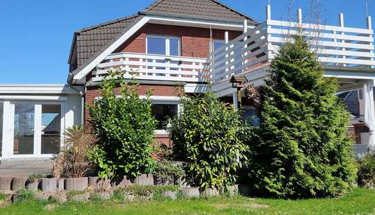Bild von Junges Einfamilienhaus u.a. mit Wintergarten und 3 Garagen in ruhiger Lage von Sickte zu kaufen!