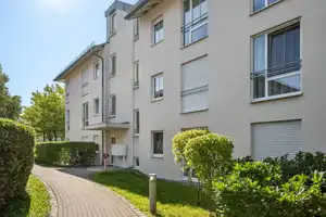 Elegante Wohnung mit Südbalkon in Toplage Unterföhrings – urbaner Komfort trifft ländliche Ruhe. – München (Kreis) – Vorschaubild 12