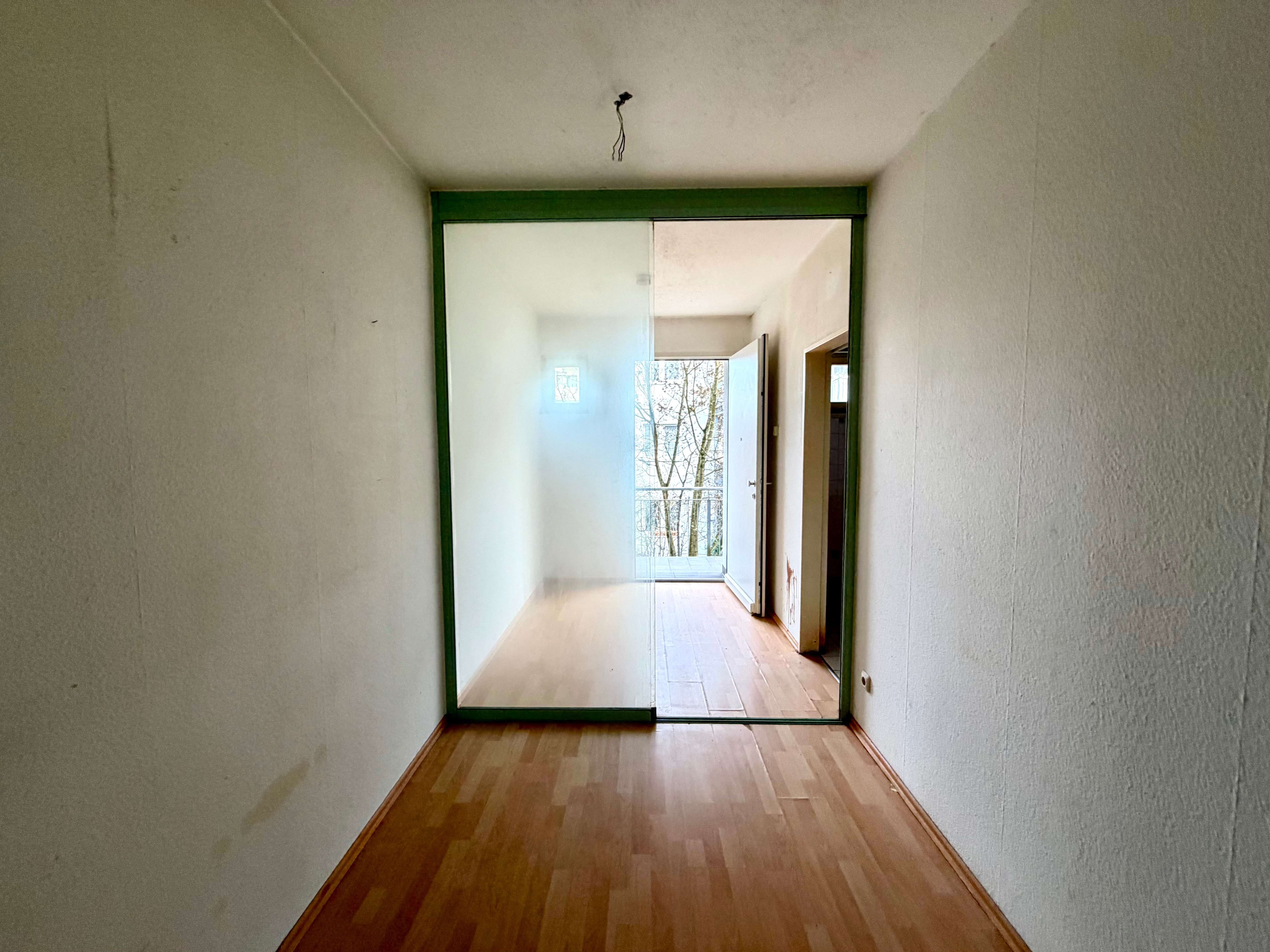 Renovierungsbedürftiges Appartement mit Balkon und Tiefgaragenstellplatz in Arheilgen, Darmstadt – Bild 4