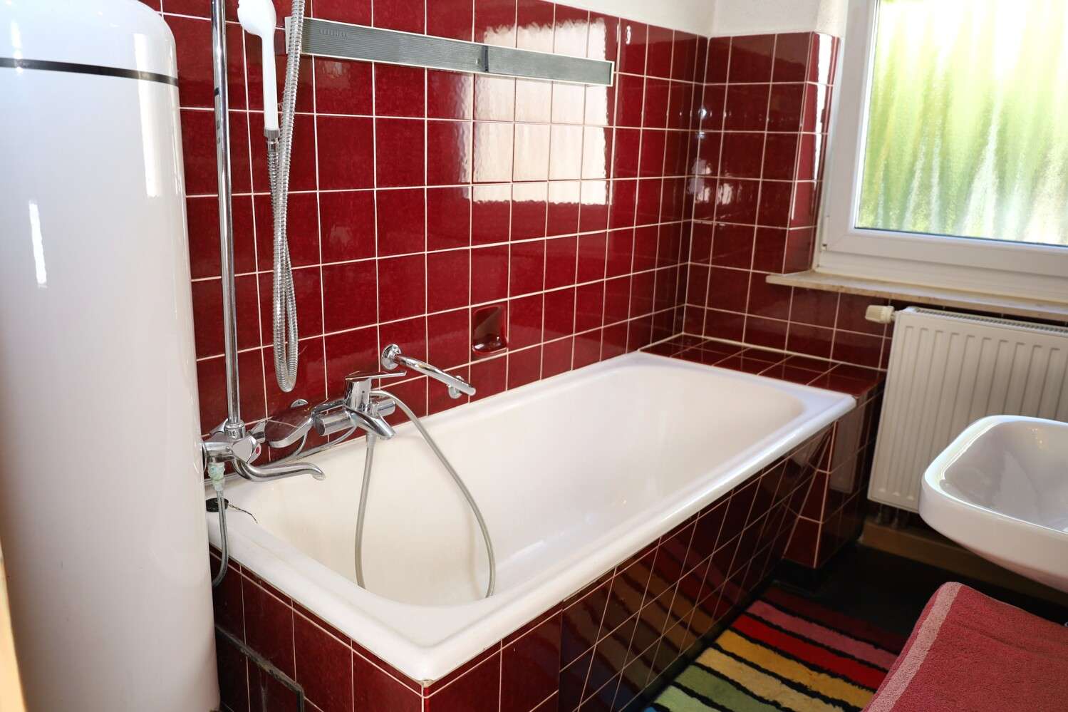 Immobilie in Dürrlauingen - Geräumiges Zweifamilienhaus 
mit großem Grundstück - Bild 0