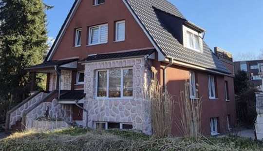 Bild von Vielseitiges Mehrfamilienhaus mit Bungalow in Hamburg-Eidelstedt – ideal für Familien & Anleger