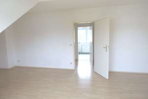 Bonn-Beuel / Rheinnähe, großzügiges, helles Dachappartement – Die vollständige Adresse der Immobilie erhältst du vom Anbieter., 53225 Beuel-Mitte, Bonn – Vorschaubild 5