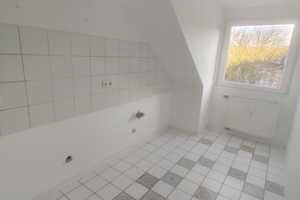 Ansprechende 2-Zimmer DACHGESCHOSS--Wohnung in Essen Holsterhausen – Rembrandtstr. 41, 45147 Essen – Vorschaubild 3