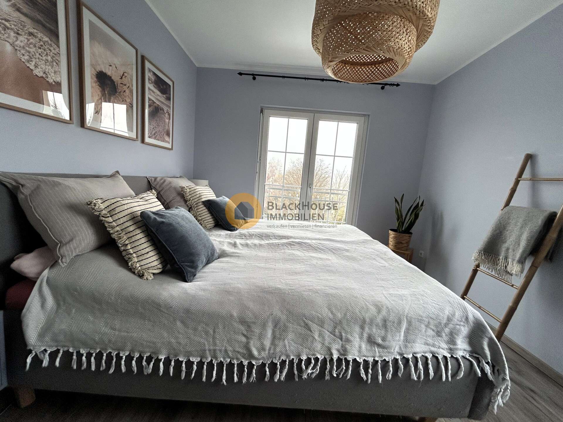 Immobilie in Schweitenkirchen - Che bella casa! Haus Bj. 2020 mit Einliegerwohnung und Pool - Bild 0