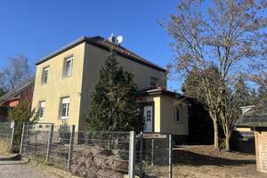 Einfamilienhaus mit großem Garten – Die vollständige Adresse der Immobilie erhältst du vom Anbieter., 12623 Mahlsdorf, Berlin – Vorschaubild 2