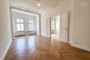 Stilvoll sanierter Altbauklassiker mit Balkon in Berlin