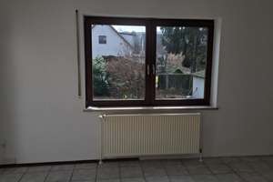Familienfreundliches 4-ZKB-Haus mit Balkon/Terrasse, Einbauküche & Gäste-WC – Herbsteinerstraße 30, 13435 Wittenau, Berlin – Vorschaubild 11