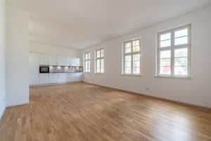 Großzügige 2-Zimmer-Wohnung im historischen Wäschereigebäude – Am Alten Jagdstern 4b, 14547 Potsdam-Mittelmark (Kreis) – Vorschaubild 1