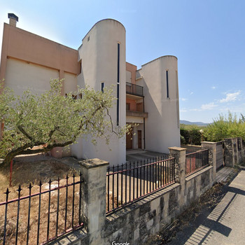 Spektakuläre Villa mit Blick auf den Poblet-Wald in Vimbodí