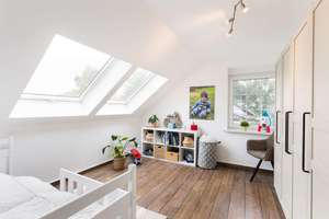 Innenpool, Sauna, Kamin, vier Bäder/WCs, Garage usw.: Fantastisches Ein-/Zweifamilienhaus in Hönow – Die vollständige Adresse der Immobilie erhältst du vom Anbieter., 15366 Hoppegarten – Vorschaubild 20