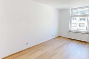 Großzügige helle 2 Zimmer mit großem Wohnzimmer – Die vollständige Adresse der Immobilie erhältst du vom Anbieter., 40225 Bilk, Düsseldorf – Vorschaubild 2