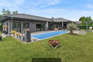 Luxuriöser Design-Bungalow (BJ 2021) mit Pool, Sauna, Klimaanlage & exklusiven Highlights – Die vollständige Adresse der Immobilie erhältst du vom Anbieter., 89233 Neu-Ulm – Vorschaubild 5