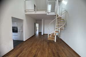 Lichtdurchflutete 3,5-Zimmer-Maisonette mit zwei Zugängen | 2 Balkone | Aufzug | TG-Stellplatz – Kaeppelstraße 15, 90491 St. Jobst, Nürnberg – Vorschaubild 3