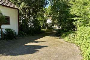Idyllisch Wohnen in der 2. Reihe- freistehendes Einfamilienhaus mit 10 Zimmern – Die vollständige Adresse der Immobilie erhältst du vom Anbieter., 28355 Oberneuland, Bremen – Vorschaubild 4