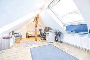 Altbauflair trifft Bestlage- 4-Zimmer-Dachgeschosswohnung am Werderplatz – Die vollständige Adresse der Immobilie erhältst du vom Anbieter., 76137 Südstadt, Karlsruhe – Vorschaubild 9