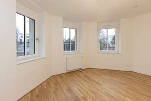 Moderne und Kernsanierte 2-Zimmer-Altbau-Wohnung in Haus "Terra" mit Balkon!
