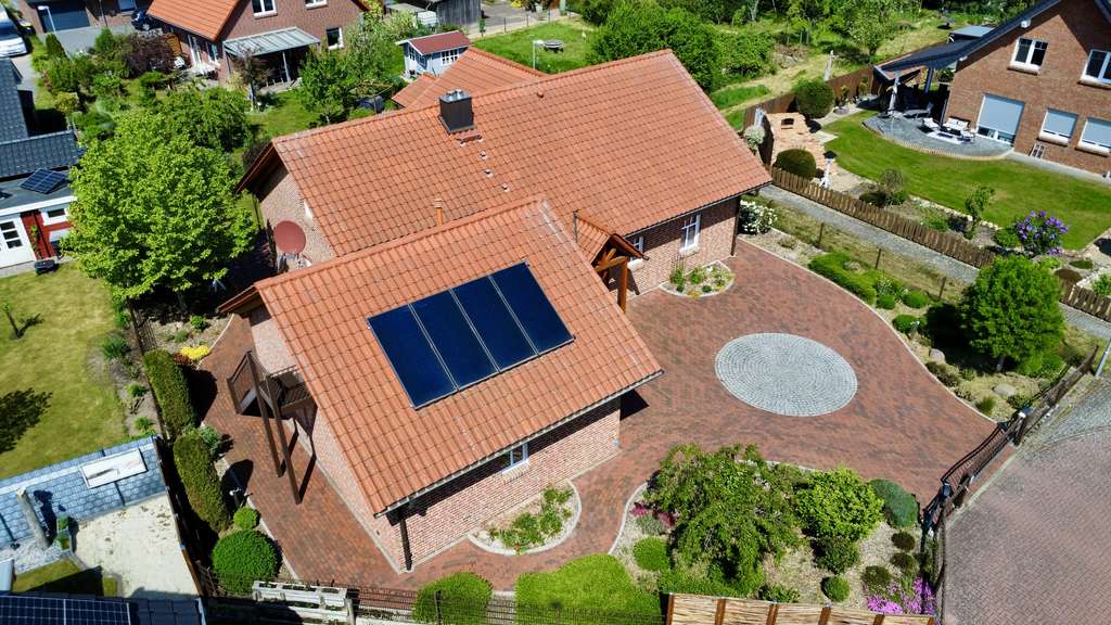 Immobilie in Bröckel - Hochwertiges Einfamilienhaus aus 2011 mit Energieklasse A in ruhigem Wohngebiet - Bild 3