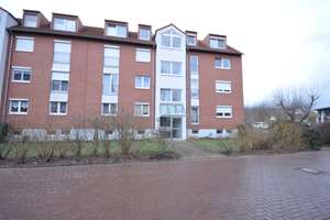 Helle Eigentumswohnung mit Einbauküche, großem Balkon, Aufzug und Tiefgarage