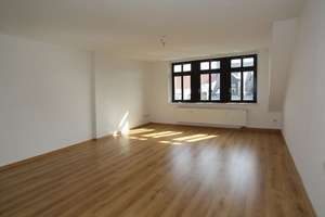 Gemütliche DG-Wohnung mit Tageslichtbad...