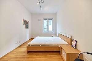 Stilvoll möbliertes Wohnen nahe der Oper und dem Bankenviertel (all inclusive / Warmmiete) – 60329 Bahnhofsviertel, Frankfurt am Main – Vorschaubild 5