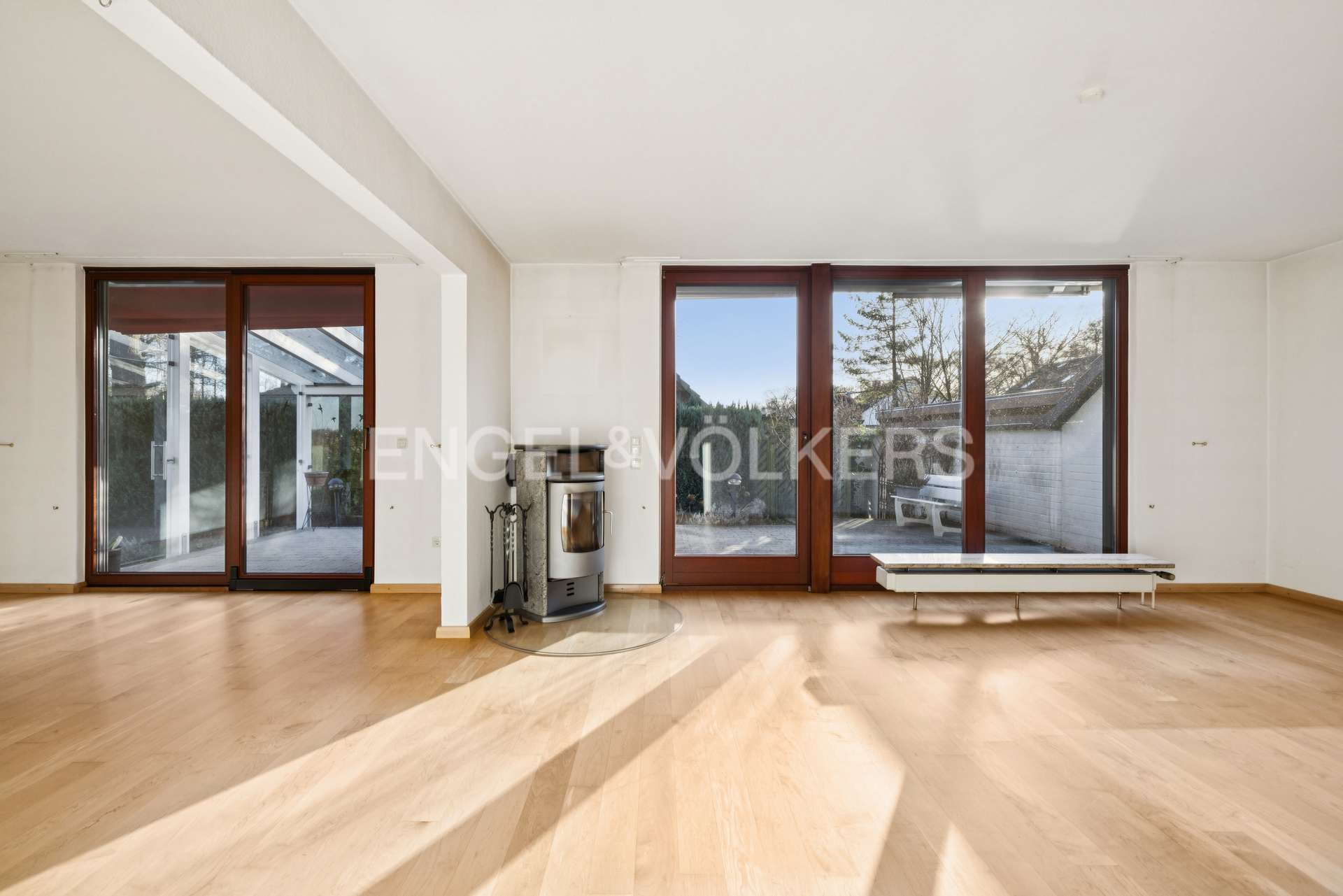 Immobilie in Hoisdorf - Gemütliches Einfamilienhaus mit großem Grundstück in Feldrandlage - Bild 2