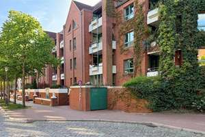 Großzügige 2-Zimmer-Wohnung mit 2 TG-Stellplätzen, Balkon, Aufzug, uvm. // Muhliusstraße, Kiel