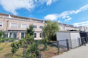 Modernes Familienhaus mit Dachterrasse in Regensburg-Burgweinting – einziehen und zuhause ankommen – Die vollständige Adresse der Immobilie erhältst du vom Anbieter., 93053 Burgweinting-Harting, Regensburg – Vorschaubild 17