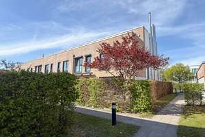 Seltene Gelegenheit: Modernes familienfreundliches Townhouse mit Loggia und Dachterrasse – Die vollständige Adresse der Immobilie erhältst du vom Anbieter., 22337 Ohlsdorf, Hamburg – Vorschaubild 2