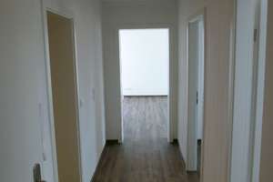 3-Zimmer-Wohnung mit offenem Wohn- und Kochbereich u. Loggia – Kurt-Schumacher-Ring 1, 38444 Detmerode, Wolfsburg – Vorschaubild 4