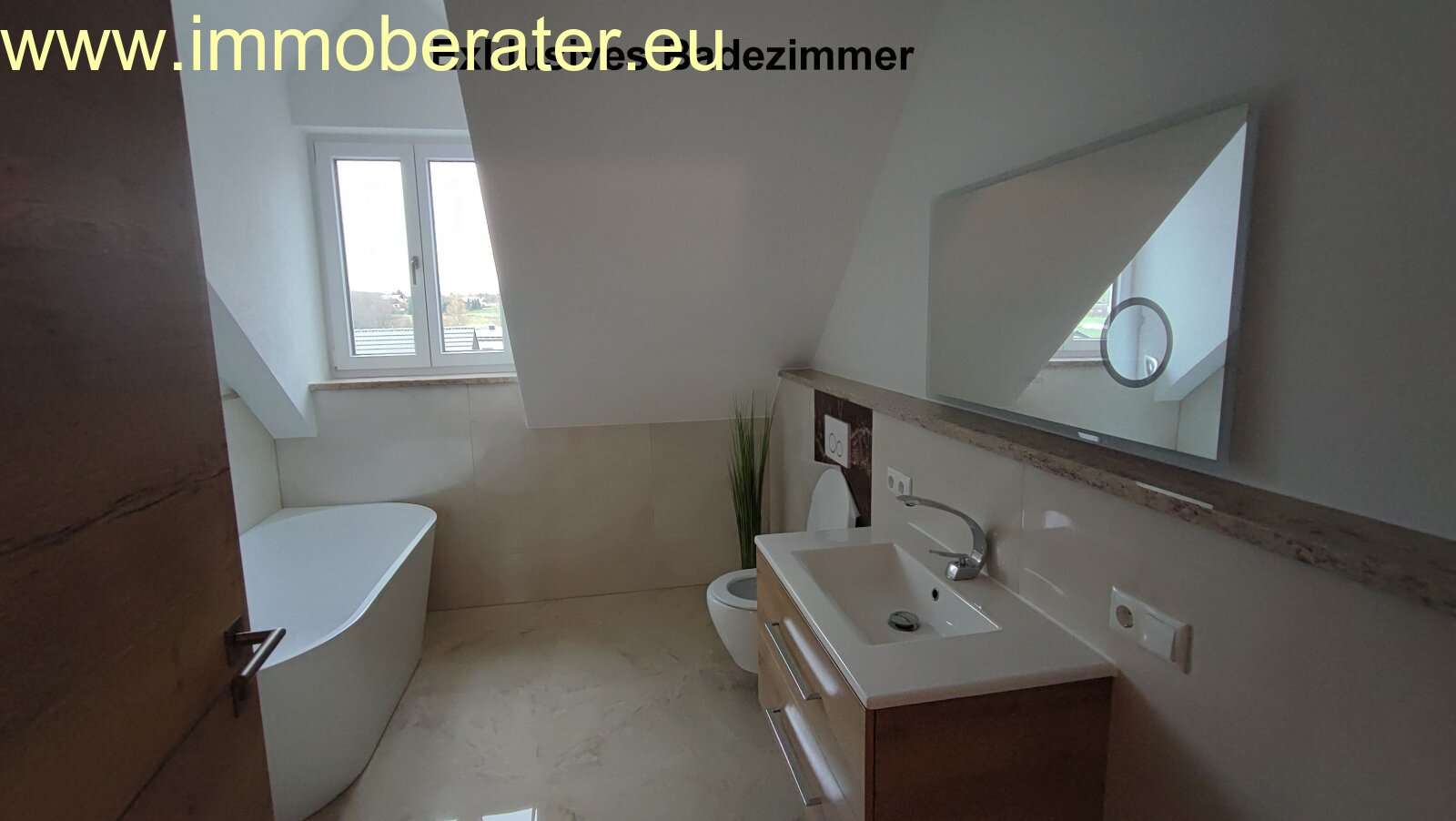 Immobilie in Waidhaus - Kap. Anlage oder Eigenbezug? Normal oder luxuriös wohnen? Design-Whg. in exklus. Gebäude / 2-Zi-WFL  - Bild 0