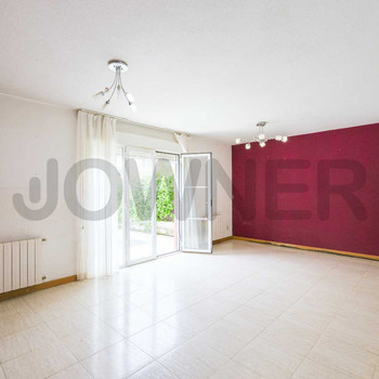 JOWNER VERKAUFT FANTASTISCHE VILLA IN PARACUELLOS DEL JARAMA