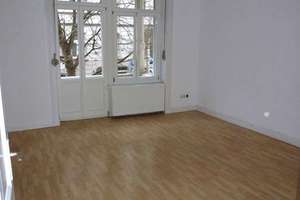 Tolle 3 Zi.-Altbau mit TGL-Bad, Kassettentüren und kleinem Balkon – Herderstraße 9, 65185 Mitte, Wiesbaden – Vorschaubild 2