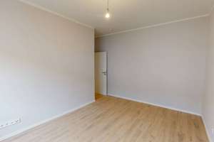 1 NKM FREI: Moderne 4-Zimmer-Wohnung mit Tageslichtbad und viel Helligkeit – Degenhof 2, 42651 Solingen-Mitte, Solingen – Vorschaubild 4