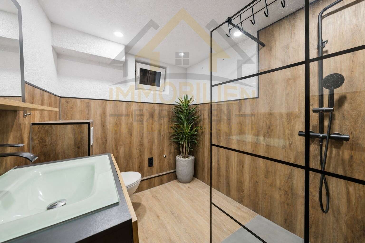 Immobilie in Weilbach - Sonnige Aussichten in Weilbach: Naturverbunden wohnen mit stilvoller Einliegerwohnung - Bild 0